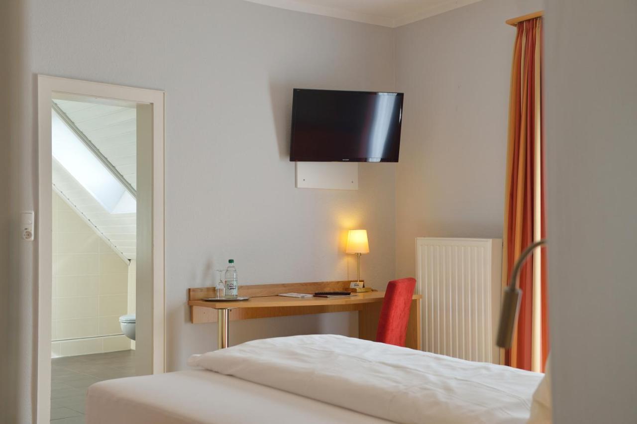 Frankenfeld Land-Gut-Hotel Allerhof מראה חיצוני תמונה