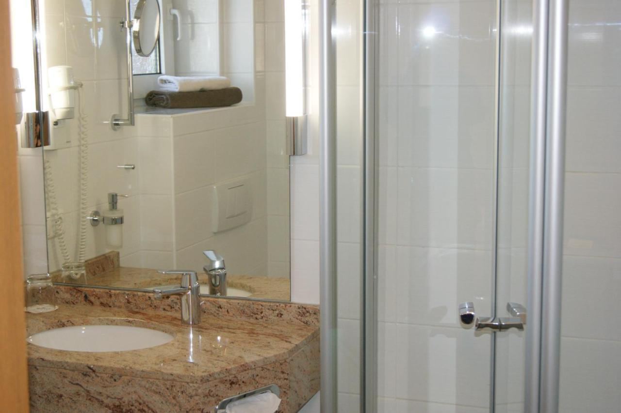 Frankenfeld Land-Gut-Hotel Allerhof מראה חיצוני תמונה